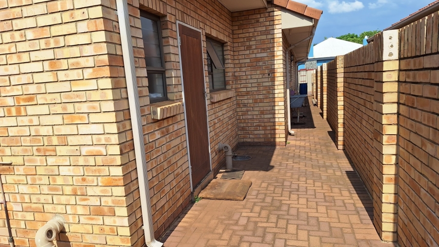 3 Bedroom Property for Sale in Potchefstroom South North West